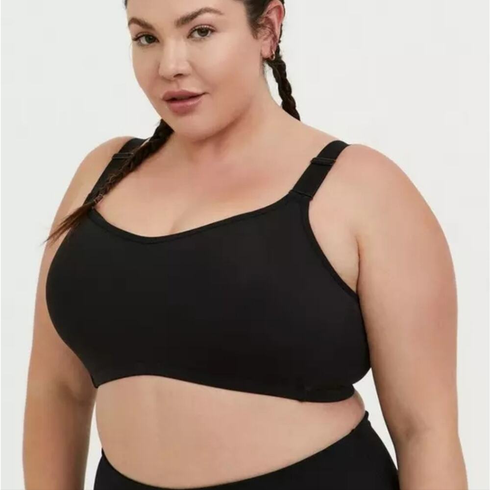Torrid Active Wireless Wicking Sports Bra Black Size 46D